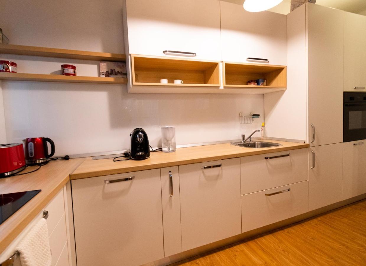 Ardor Apt - Bright And Secluded Apartment In The Heart Of Old Town Brașov Exterior foto