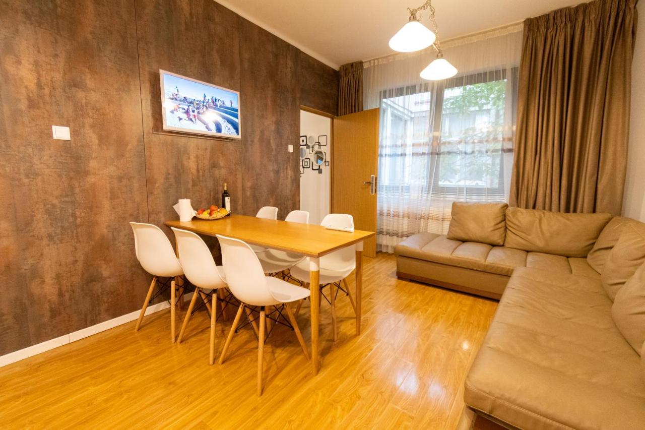Ardor Apt - Bright And Secluded Apartment In The Heart Of Old Town Brașov Exterior foto